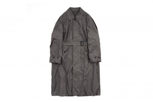 <img class='new_mark_img1' src='https://img.shop-pro.jp/img/new/icons47.gif' style='border:none;display:inline;margin:0px;padding:0px;width:auto;' />stein / OVERSIZED WIND COAT(CHARCOAL)