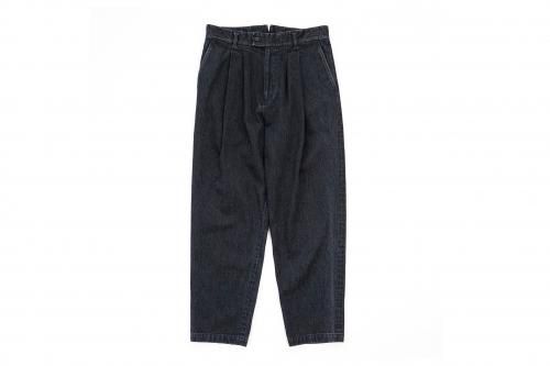 <img class='new_mark_img1' src='https://img.shop-pro.jp/img/new/icons47.gif' style='border:none;display:inline;margin:0px;padding:0px;width:auto;' />stein / TWO TUCK DENIM TROUSERS(BLACK)
