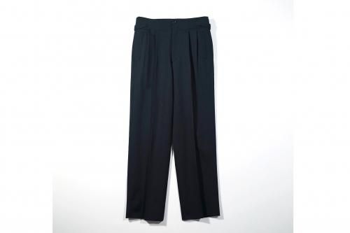 <img class='new_mark_img1' src='https://img.shop-pro.jp/img/new/icons47.gif' style='border:none;display:inline;margin:0px;padding:0px;width:auto;' />YOKE / 2TUCK WIDE GURKHA TROUSERS(OCEAN NAVY)