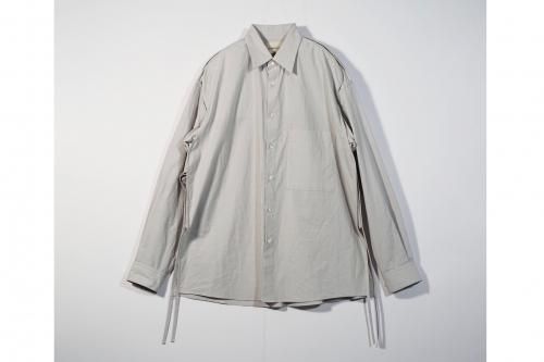 <img class='new_mark_img1' src='https://img.shop-pro.jp/img/new/icons47.gif' style='border:none;display:inline;margin:0px;padding:0px;width:auto;' />YOKE / PIPING SHIRT(SILVER GRAY)