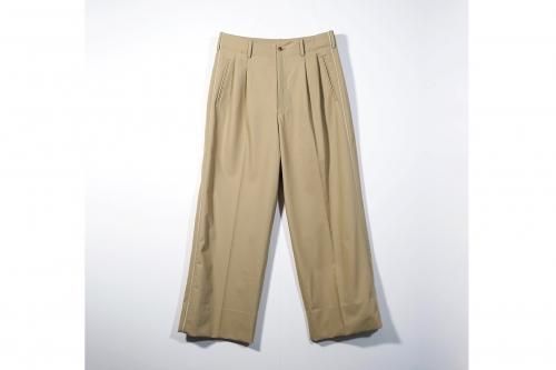 <img class='new_mark_img1' src='https://img.shop-pro.jp/img/new/icons47.gif' style='border:none;display:inline;margin:0px;padding:0px;width:auto;' />YOKE / 2TUCK WIDE-LEGGED SIDE TAPE TROUSERS(BEIGE)