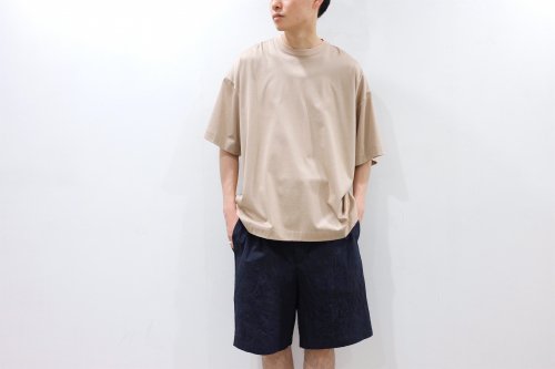 <img class='new_mark_img1' src='https://img.shop-pro.jp/img/new/icons47.gif' style='border:none;display:inline;margin:0px;padding:0px;width:auto;' />no. / BACK SWITCH TEE(BEIGE)
