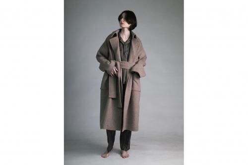 <img class='new_mark_img1' src='https://img.shop-pro.jp/img/new/icons47.gif' style='border:none;display:inline;margin:0px;padding:0px;width:auto;' />ATHA / DOUBLE MELTONFLUFFY MAXI COAT(FAWN)