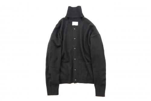 <img class='new_mark_img1' src='https://img.shop-pro.jp/img/new/icons47.gif' style='border:none;display:inline;margin:0px;padding:0px;width:auto;' />stein / CASHMERE 'WITH A NECK' CARDIGAN(BLACK)