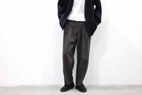 <img class='new_mark_img1' src='https://img.shop-pro.jp/img/new/icons47.gif' style='border:none;display:inline;margin:0px;padding:0px;width:auto;' />VOAAOV / TWO TUCK WIDE TROUSERS(BROWN)