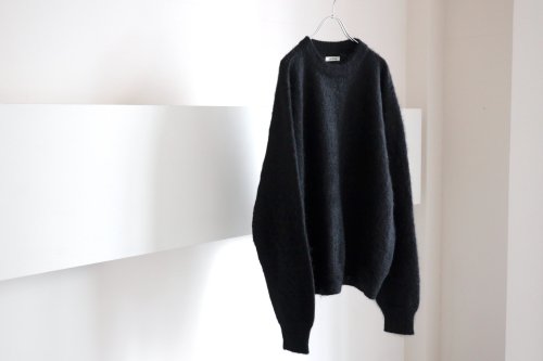 <img class='new_mark_img1' src='https://img.shop-pro.jp/img/new/icons2.gif' style='border:none;display:inline;margin:0px;padding:0px;width:auto;' />INTÉRIM / KID MOHAIR CREW(BLACK)