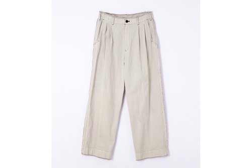 <img class='new_mark_img1' src='https://img.shop-pro.jp/img/new/icons47.gif' style='border:none;display:inline;margin:0px;padding:0px;width:auto;' />YOKE / CUT-OFF 2PLEATED WIDE TROUSERS(FOG WHITE)