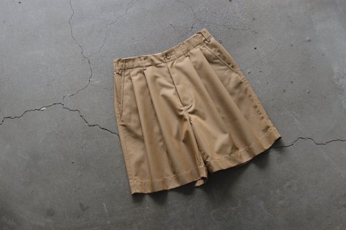 <img class='new_mark_img1' src='https://img.shop-pro.jp/img/new/icons47.gif' style='border:none;display:inline;margin:0px;padding:0px;width:auto;' />VOAAOV / TWO TUCK WIDE SHORTS(BEIGE)