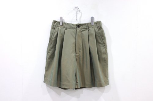 <img class='new_mark_img1' src='https://img.shop-pro.jp/img/new/icons2.gif' style='border:none;display:inline;margin:0px;padding:0px;width:auto;' />VOAAOV / TWO TUCK WIDE SHORTS(KHAKI)