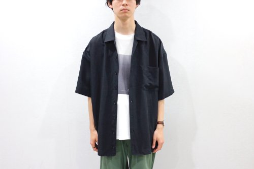 <img class='new_mark_img1' src='https://img.shop-pro.jp/img/new/icons47.gif' style='border:none;display:inline;margin:0px;padding:0px;width:auto;' />VOAAOV / OVERSIZED OPEN COLLAR S/S SHIRT(BLACK)