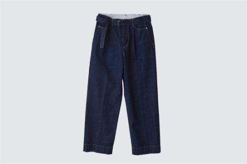 <img class='new_mark_img1' src='https://img.shop-pro.jp/img/new/icons47.gif' style='border:none;display:inline;margin:0px;padding:0px;width:auto;' />YOKE / CUT-OFF WIDE-LEGGED DENIM TROUSERS(INDIGO)