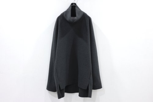 <img class='new_mark_img1' src='https://img.shop-pro.jp/img/new/icons47.gif' style='border:none;display:inline;margin:0px;padding:0px;width:auto;' />VOAAOV / OVERSIZED HIGH NECK KNIT(CHARCOAL)