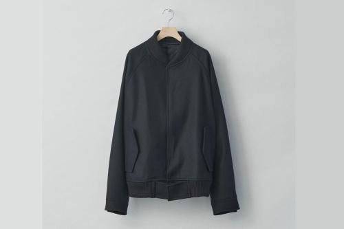 <img class='new_mark_img1' src='https://img.shop-pro.jp/img/new/icons47.gif' style='border:none;display:inline;margin:0px;padding:0px;width:auto;' />stein / OVERSIZED MELTON STUDIUM JACKET(BLACK)