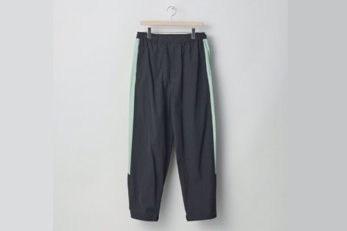<img class='new_mark_img1' src='https://img.shop-pro.jp/img/new/icons2.gif' style='border:none;display:inline;margin:0px;padding:0px;width:auto;' />stein / TRAINER'S TRACK EASY TROUSERS(DARK NAVY)