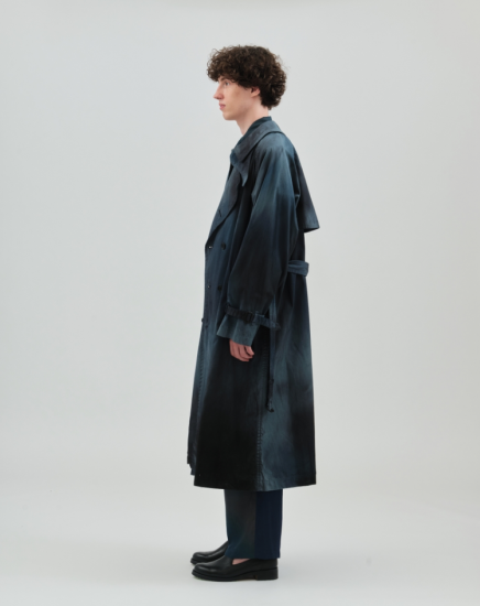 YOKE | SPRAY PRINTED TRENCH COAT(NAVY) | スプレープリントトレンチ