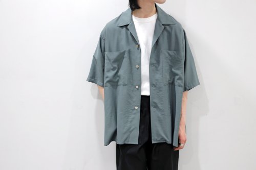 <img class='new_mark_img1' src='https://img.shop-pro.jp/img/new/icons2.gif' style='border:none;display:inline;margin:0px;padding:0px;width:auto;' />YOKE / WIDE FIT OPEN COLLAR SHIRT(DUSTY GREEN)