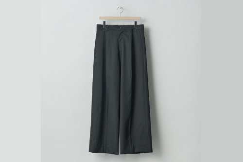 <img class='new_mark_img1' src='https://img.shop-pro.jp/img/new/icons2.gif' style='border:none;display:inline;margin:0px;padding:0px;width:auto;' />stein / EXTRA WIDE TROUSERS(BLACK) 