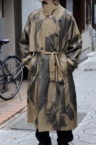 YOKE | SPRAY PRINTED TRENCH COAT(KHAKI) | スプレープリント YOKE | SPRAY PRINTED TRENCH COAT(KHAKI) | スプレープリント