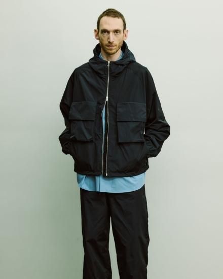 stein | シュタイン NYLON TAFTA HOODED SHORT JACKET(BLACK stein | シュタイン NYLON TAFTA HOODED SHORT JACKET(BLACK