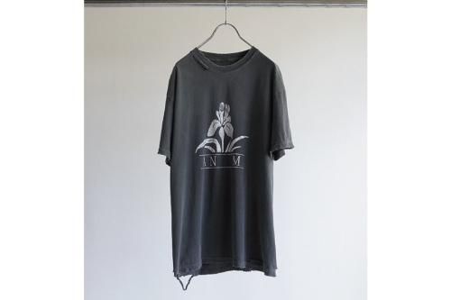 <img class='new_mark_img1' src='https://img.shop-pro.jp/img/new/icons2.gif' style='border:none;display:inline;margin:0px;padding:0px;width:auto;' />ANCELLM / IRIS T-SHIRT(BLACK)