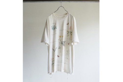 <img class='new_mark_img1' src='https://img.shop-pro.jp/img/new/icons2.gif' style='border:none;display:inline;margin:0px;padding:0px;width:auto;' />ANCELLM / BOTANICAL T-SHIRT(WHITE)