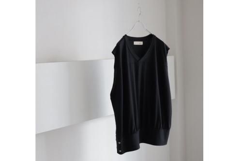 <img class='new_mark_img1' src='https://img.shop-pro.jp/img/new/icons47.gif' style='border:none;display:inline;margin:0px;padding:0px;width:auto;' />barbell object / wool ns top(BLACK)