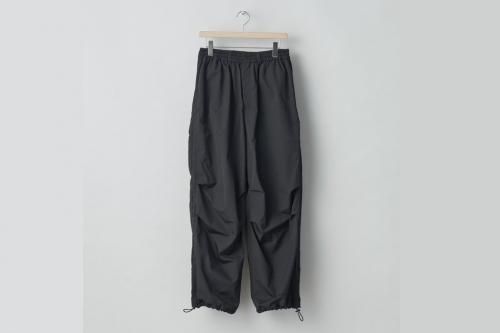 <img class='new_mark_img1' src='https://img.shop-pro.jp/img/new/icons2.gif' style='border:none;display:inline;margin:0px;padding:0px;width:auto;' />ssstein / NYLON TWILL CARGO EASY TROUSERS(BLACK)