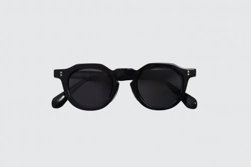 <img class='new_mark_img1' src='https://img.shop-pro.jp/img/new/icons2.gif' style='border:none;display:inline;margin:0px;padding:0px;width:auto;' />YOKE / SUNGLASS(BLACK)