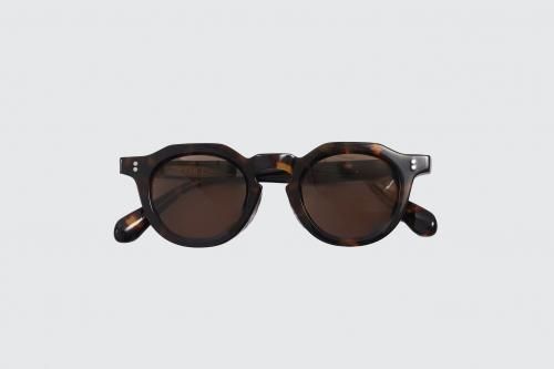 <img class='new_mark_img1' src='https://img.shop-pro.jp/img/new/icons2.gif' style='border:none;display:inline;margin:0px;padding:0px;width:auto;' />YOKE / SUNGLASS(DEMI)