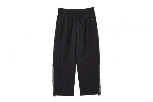 <img class='new_mark_img1' src='https://img.shop-pro.jp/img/new/icons47.gif' style='border:none;display:inline;margin:0px;padding:0px;width:auto;' />Blanc YM / Crispy Nylon Zip Up Pants(BLACK)