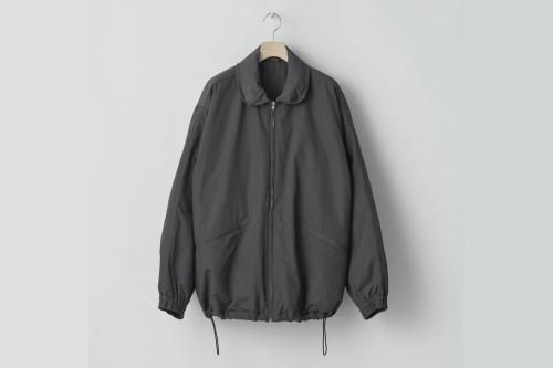 <img class='new_mark_img1' src='https://img.shop-pro.jp/img/new/icons2.gif' style='border:none;display:inline;margin:0px;padding:0px;width:auto;' />ssstein / PADDED COACH JACKET(DARK CHARCOAL)