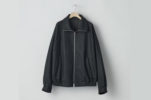 <img class='new_mark_img1' src='https://img.shop-pro.jp/img/new/icons2.gif' style='border:none;display:inline;margin:0px;padding:0px;width:auto;' />ssstein / MELTON ZIP UP BLOUSON(BLACK)