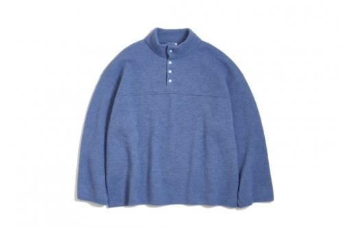 <img class='new_mark_img1' src='https://img.shop-pro.jp/img/new/icons47.gif' style='border:none;display:inline;margin:0px;padding:0px;width:auto;' />Blanc YM / Wool Fleece Snap Pullover(Sax Blue)