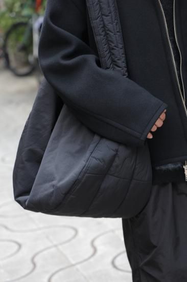 YOKE QUILTING SHOULDER BAG BLACK