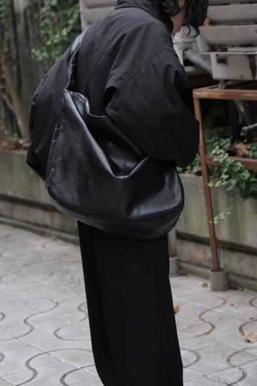 ssstein | シュタイン SHIRRING HANDLE LEATHER SHOULDER BAG ssstein | シュタイン SHIRRING HANDLE LEATHER SHOULDER BAG