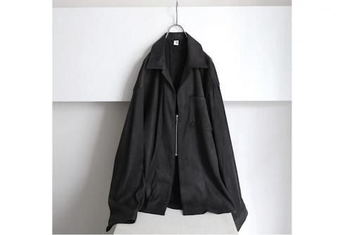 <img class='new_mark_img1' src='https://img.shop-pro.jp/img/new/icons2.gif' style='border:none;display:inline;margin:0px;padding:0px;width:auto;' />satou / eco suede zip shirt(SUMI)