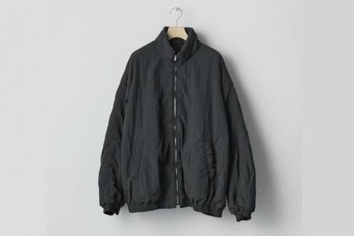<img class='new_mark_img1' src='https://img.shop-pro.jp/img/new/icons2.gif' style='border:none;display:inline;margin:0px;padding:0px;width:auto;' />ssstein / RECYCLED NYLON PADDED JACKET(BLACK)