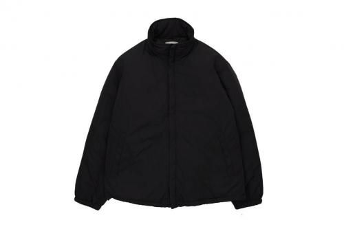 <img class='new_mark_img1' src='https://img.shop-pro.jp/img/new/icons2.gif' style='border:none;display:inline;margin:0px;padding:0px;width:auto;' />YOKE / Nylon Puffer Blouson(BLACK)