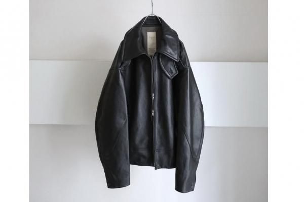 イオレ　IORE  TIERED JACKET / OLIVE GRAY IORE ：イオレ公式オンラインショッピングサイト