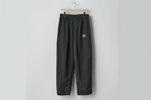 <img class='new_mark_img1' src='https://img.shop-pro.jp/img/new/icons2.gif' style='border:none;display:inline;margin:0px;padding:0px;width:auto;' />ssstein  UMBRO / CO/NY POPLIN TRACK TROUSERS(BLACK)