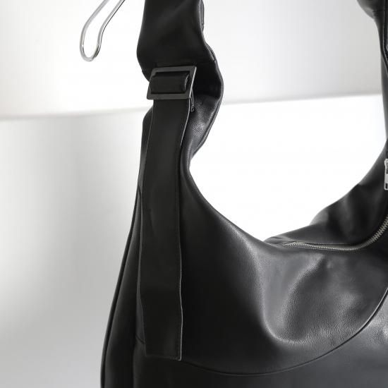 【未使用品】ツイストコードショルダーバッグ (ブラック) VitaFelice（ヴィータフェリーチェ） ショルダーバッグ レディース 斜