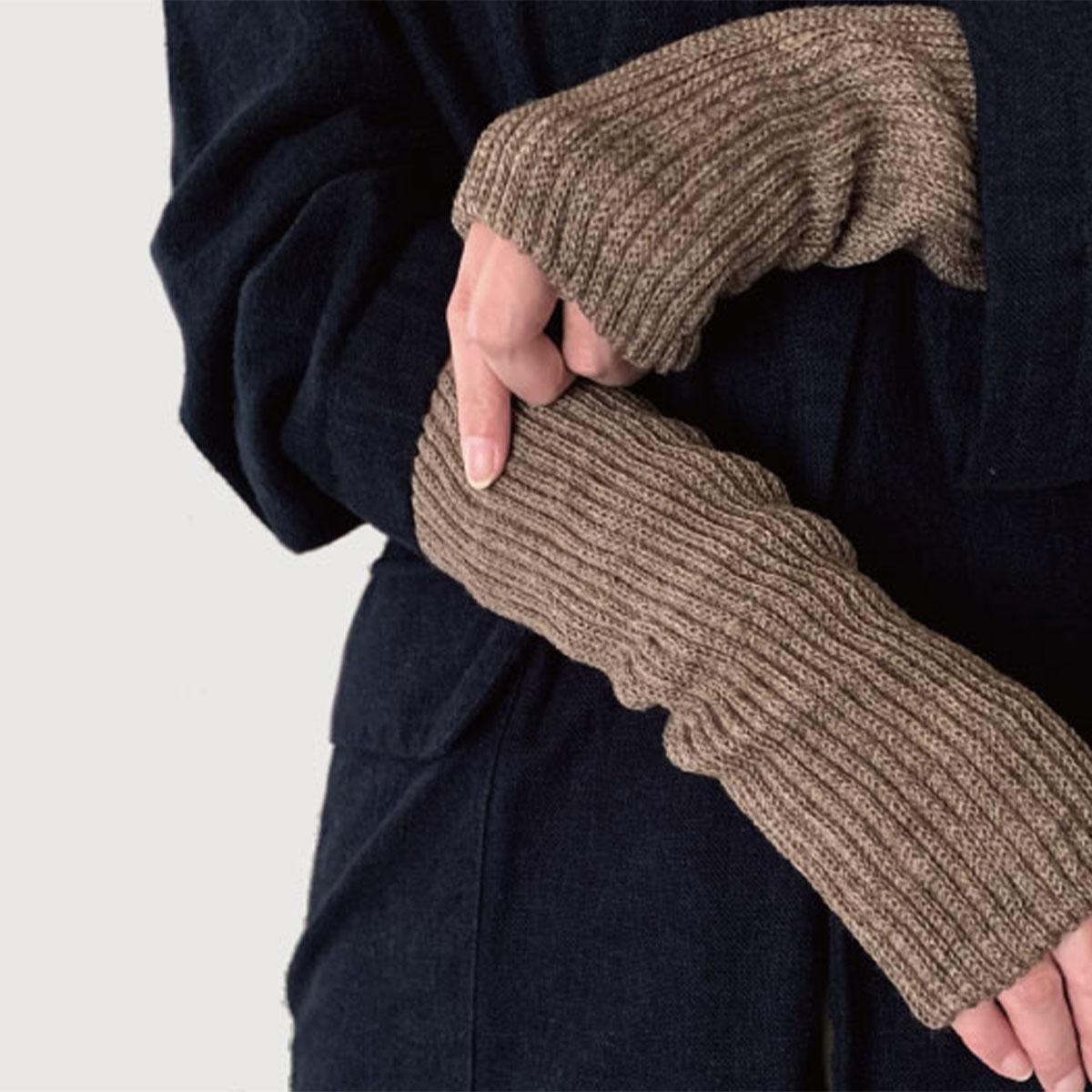 シルクウールマルチウォーマー,手もと,足もと,シルク,ウール,冷え性,寒い,あたため,やわらかい,