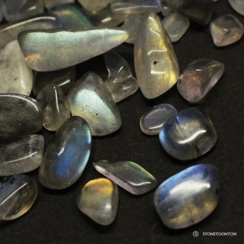 ①☆特選NEW☆ハイクォリティさざれ♢【ムーンストーン