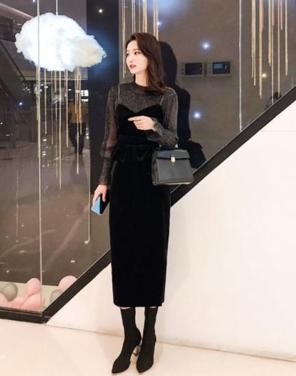 デートや同伴にもおすすめ シースルー長袖トップスとペプラム黒