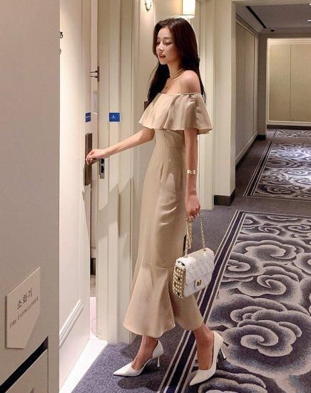 即納】お呼ばれドレスにも たっぷりフリルが大人かわいいオフ 即納】お呼ばれドレスにも たっぷりフリルが大人かわいいオフ
