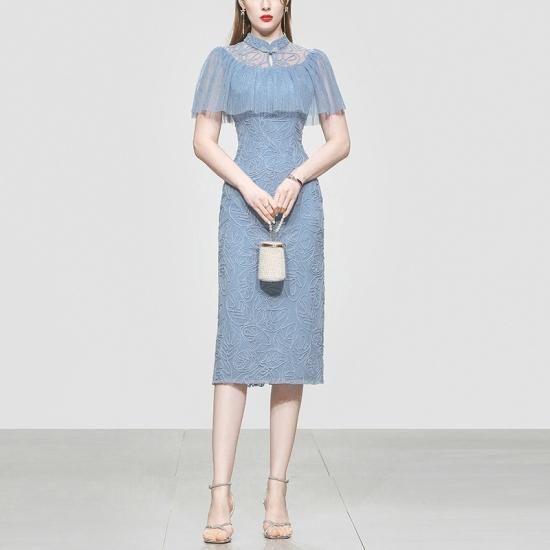 フィンランド製 パリコレ ランウェイ ケープのお袖ミモレ丈レースワンピース フィンランド製 パリコレ ランウェイ ケープのお袖ミモレ丈