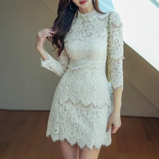 デートやお呼ばれにも 繊細総レースのミニ丈長袖スタンドカラータイト