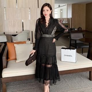 <img class='new_mark_img1' src='https://img.shop-pro.jp/img/new/icons14.gif' style='border:none;display:inline;margin:0px;padding:0px;width:auto;' />シアーレースでセクシーに ロング丈長袖ブラックドレス ワンピース 黒