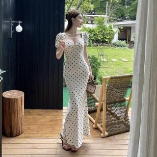 <img class='new_mark_img1' src='https://img.shop-pro.jp/img/new/icons14.gif' style='border:none;display:inline;margin:0px;padding:0px;width:auto;' />オトナかわいいドット柄 マキシ丈ボディコンモノトーンワンピース ドレス