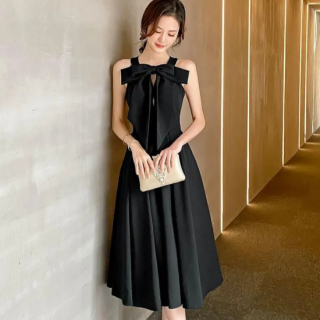 <img class='new_mark_img1' src='https://img.shop-pro.jp/img/new/icons14.gif' style='border:none;display:inline;margin:0px;padding:0px;width:auto;' />フロントリボン ロング丈ノースリーブのブラックタイトドレス XS〜4L 黒